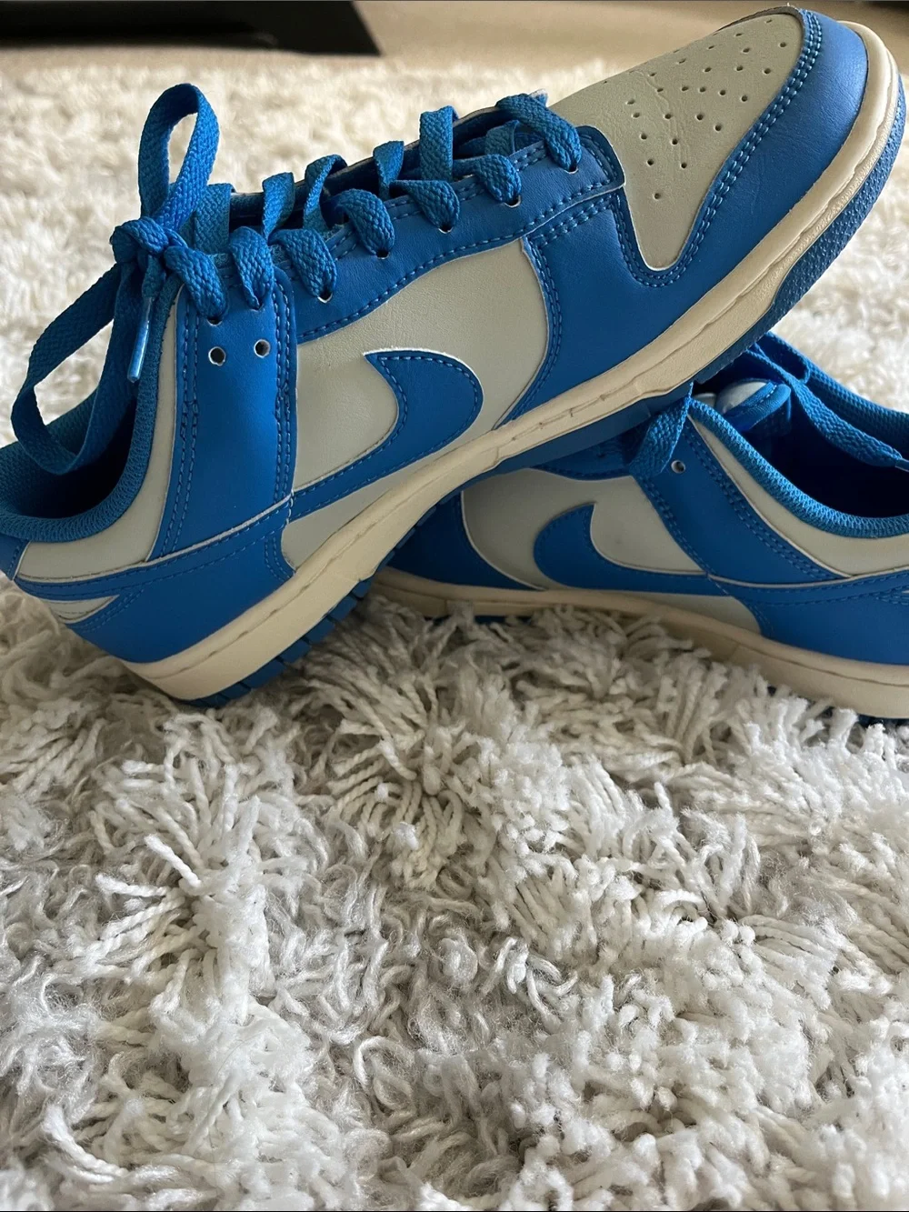 Nike Kids Blue and White Low-Top Sneakers with Lace-Up - Picture 2 of 2